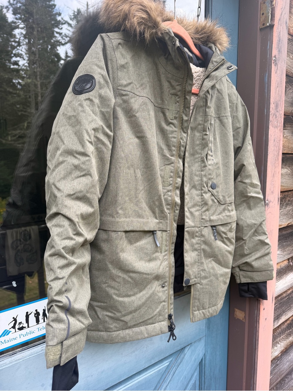 Women’s Ski Jacket with Faux Fur Hood